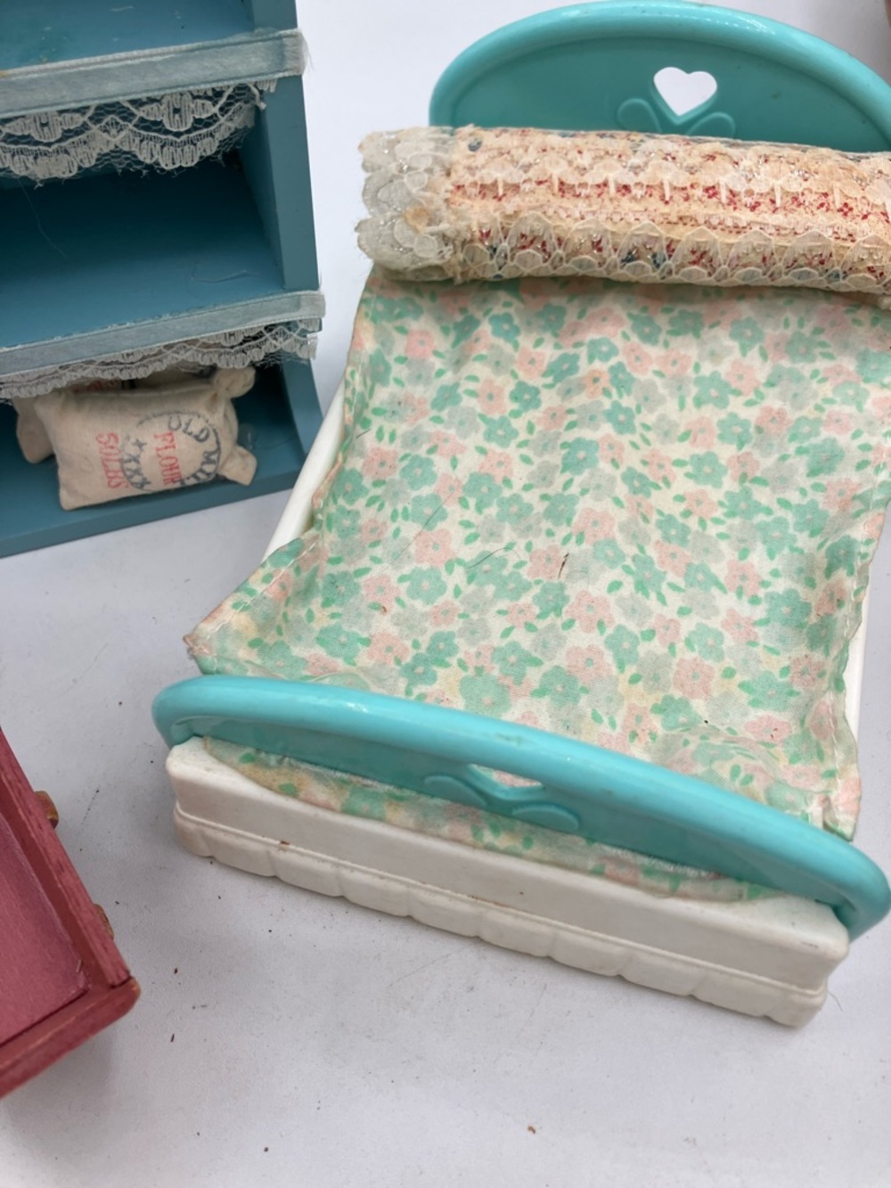 Vintage Dollhouse Bedroom Set - Blue & Pink Miniature Furniture - Picture 4 of 4